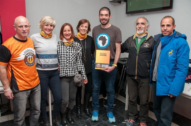 Marcelina Hernaiz,Gema Olave,Susana Ansoleaga,Oscar Calvé y Raúl Lopez homenajeados por los Beer Runners