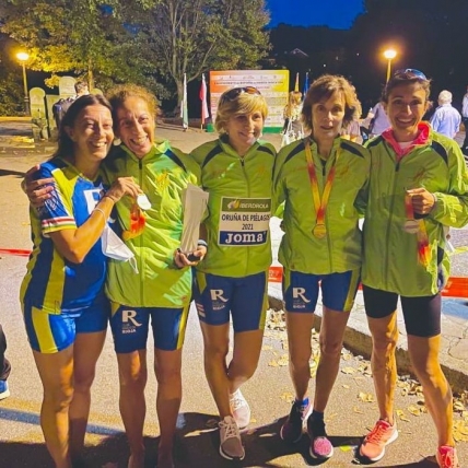 Cuatro medallas nos traen del Campeonato de España Máster de Media Maratón.