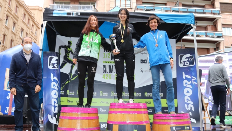 Gema Olave segunda y Elena Clavijo tercera en la 7ªMedia Maratón Ciudad de Logroño