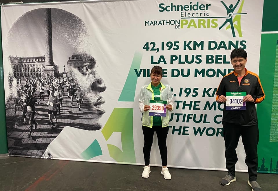 Joel Martínez e Ingrid Dalcy Flores corrieron el Maratón de París.