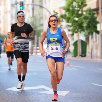 Maite Íñigo segunda en los 11K de la 30 Media Maratón de La Rioja.