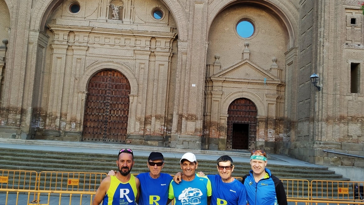 Cuatro compañeros pasearon nuestra R entre Alfaro y Rincón de Soto en la segunda etapa Ruta Jacobea del Ebro.