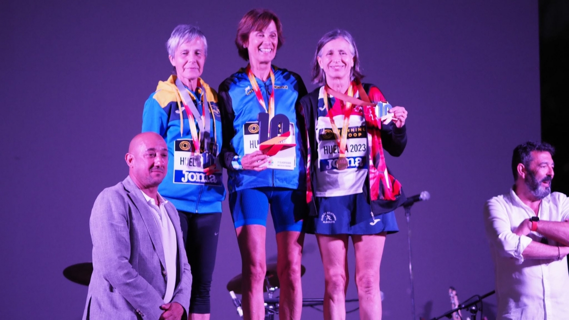 Marcelina Hernaiz y Oscar Calvé nos traen dos oros y María Miranda rozó el bronce en el Campeonato de España de 10.000 en Ruta.