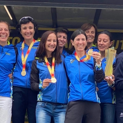 Tres medallas individuales y una por equipos en el Campeonato de España Máster de Media Maratón.